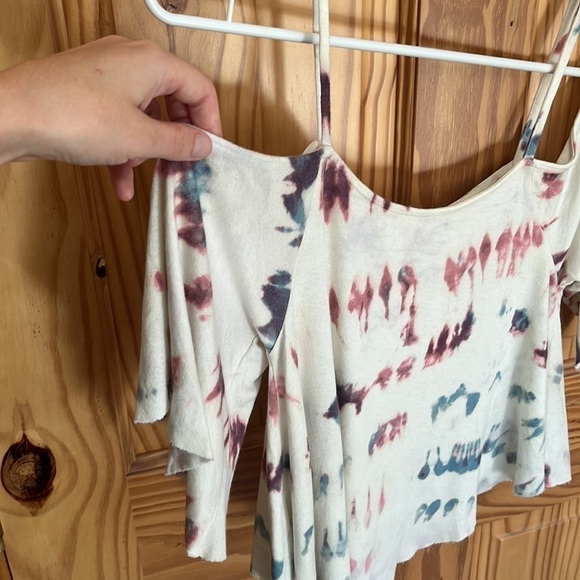 American Eagle Outfitters Soft & Sexy Cold Shoulder Swing Top - Picture 3 of 9